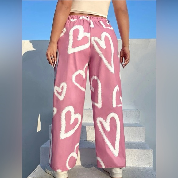 ‘NWT Heart Print Wide Leg Pants’ 💕 - Picture 3 of 4